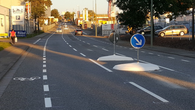 So zeigt sich der Bereich mit der neuen Markierung in der Merkurstraße © Stadt Kaiserslautern