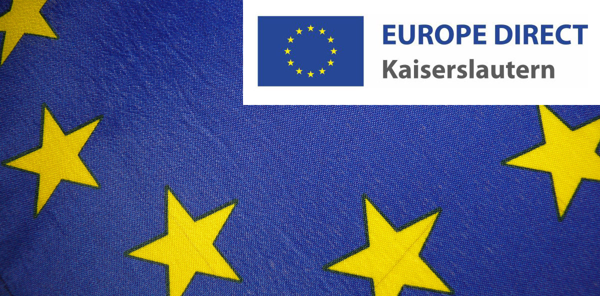 EUropa Direkt Logo mit Europafahne im Hintergrund