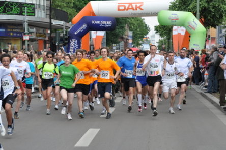 Läufergruppe am Start © niedermeier+ Marketing PR Events GmbH