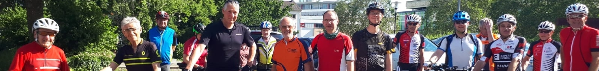 Beigeordneter Peter Kiefer (vordere Reihe, 3.v.l.) begleitete eine der organisierten Abschluss-Radtouren im Rahmen der diesjährigen Aktion Stadtradeln