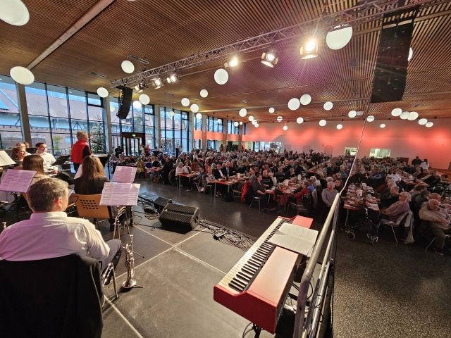 Blick von der Bühne aufs Publikum während der Rede von Frau Kimmel. © Stadt Kaiserslautern