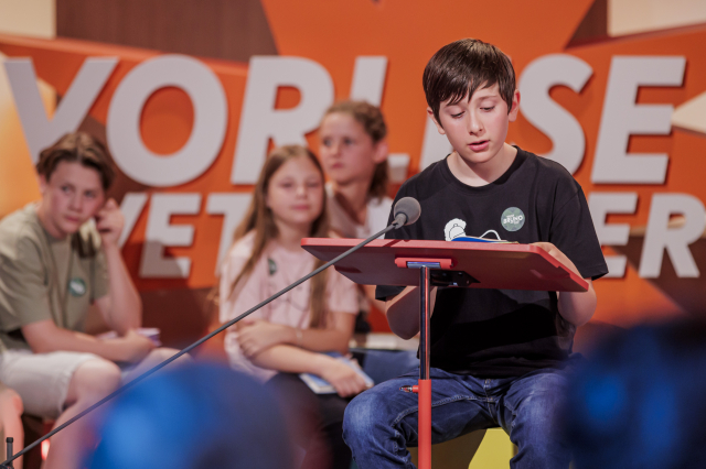 Bruno Kurz beim Vorlesen in Berlin © Monique Wüstenhagen