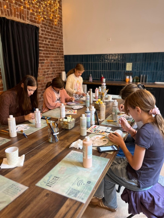 Im Lauter Atelier konnten die Kinder Keramik bemalen. © Stadt Kaiserslautern