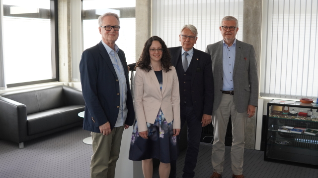 Prof. Steinebach, Ilona, Benz, OB Klaus Weichel und Prof. Dieter Rombach. © herzlich digital