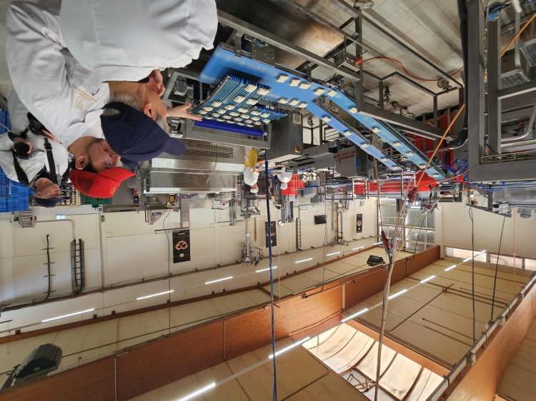 Produktionsleiter Kai Drumm im Gespräch mit OB Kimmel. © Stadt Kaiserslautern