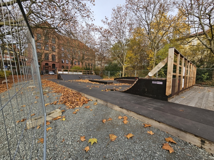 Winterruhe: Die Skatebahn am ASG ist derzeit für den Betrieb gesperrt. Sie soll bis zum Frühjahr ertüchtigt werden. © Stadt Kaiserslautern