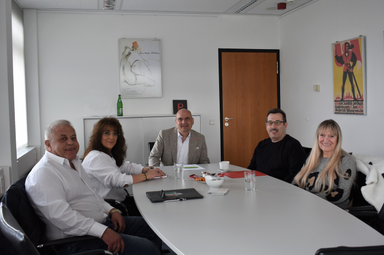 V.l.: Udo Bröckelmann, Andrea Fodor, Bürgermeister Manfred Schulz, Lothar Borkowski und Birgit Wütscher tauschten sich im Rathaus aus. © Stadt Kaiserslautern