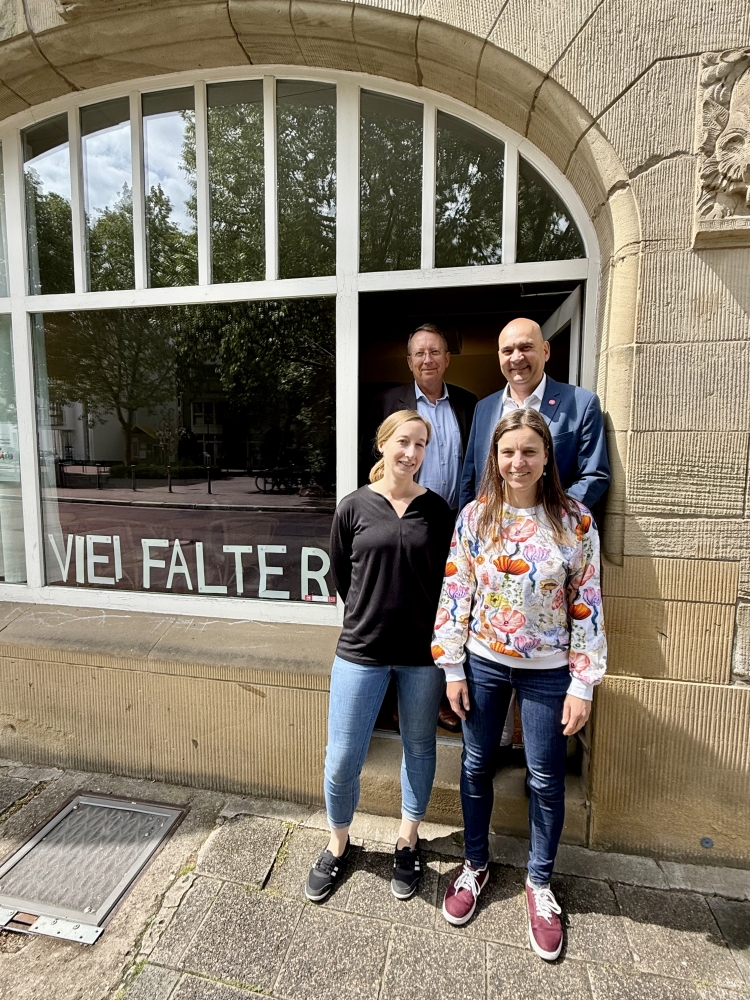 vlnr. Chistoph Dammann und Manfred Schulz mit Zora Tischer und Christine Dechant  © Stadt Kaiserslautern