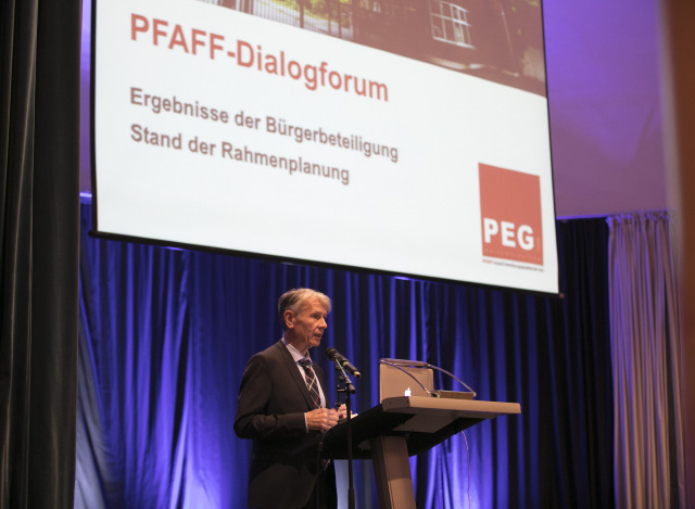 OB Weichel bei seinem Impulsvortrag zum Pfaff-Dialogforum am 3.November 2016 in der Fruchthalle. © view - die agentur