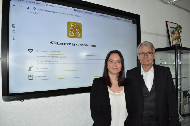 Olivia Duran und Oberbürgermeister Klaus Weichel. © Stadt Kaiserslautern