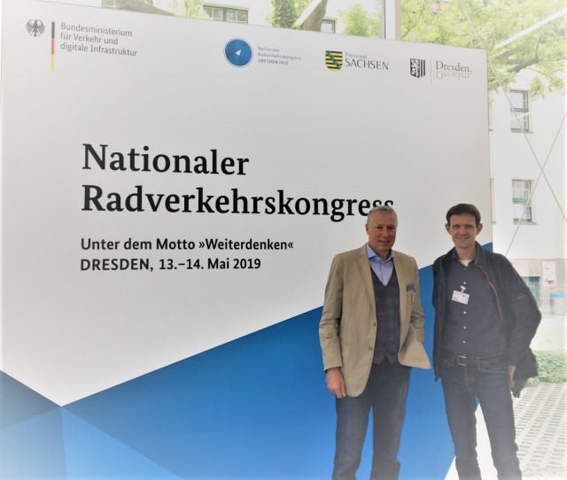 Beigeordneter Peter Kiefer (links) und Radfahrbeauftragter Christian Ruhland beim nationalen Radverkehrskongress in Dresden © Stadt Kaiserslautern