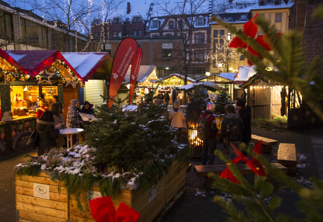 Festlich geschmückt und glanzvoll beleuchtet: Das ist auch in diesem Jahr der Weihnachtsmarkt in Kaiserslautern. Foto: VIEW