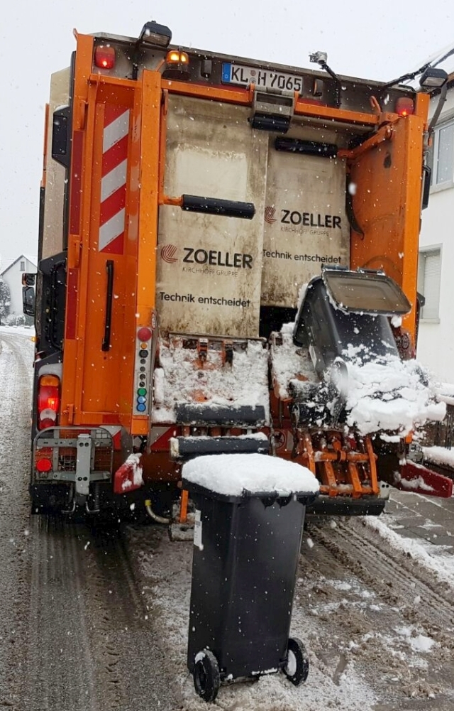 Müllabholung bei Schneefall © Stadt Kaiserslautern