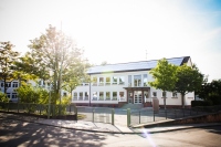 Paul-Gerhardt-Schule in der Mittagssonne