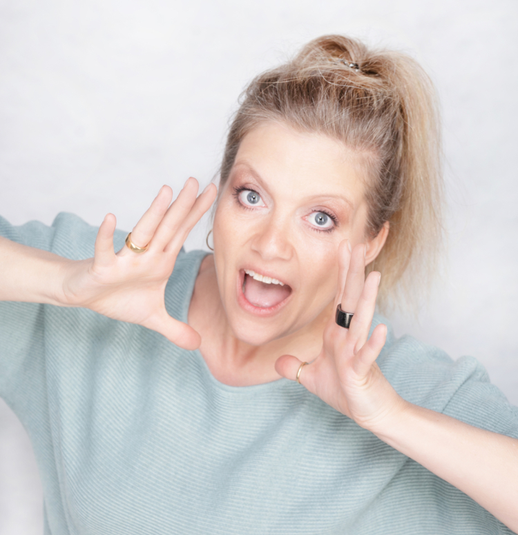 © Susanne Esser Sabrina Roth ruft zum Audince Choir auf © Susanne Esser