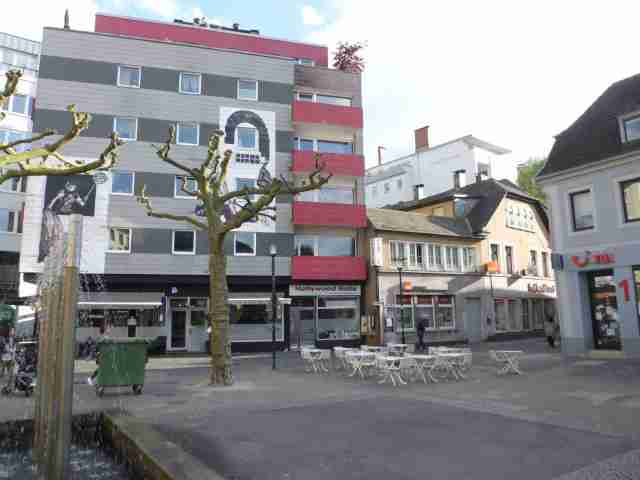 © Citymanagement Blick auf den Schillerplatz - Bäume tragen keine Blätter © Citymanagement