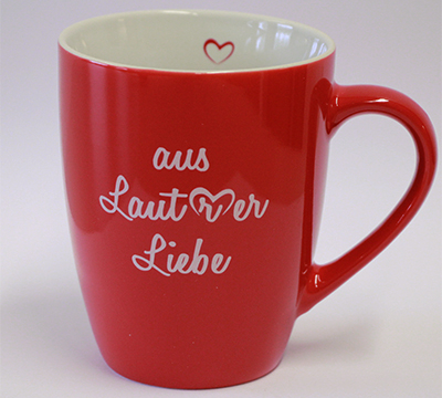 Red coffee mug with print 'Aus Lautrer Liebe'