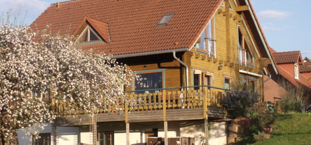 Außenansicht Fewo im Holzhaus