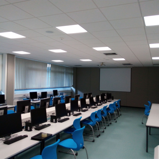 Computerraum nach Sanierung