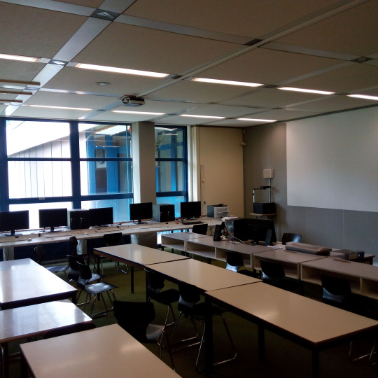 Computerraum vor Sanierung