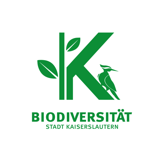 Logo der Biodiversitätsstrategie Kaiserslautern mit grünem K und Specht